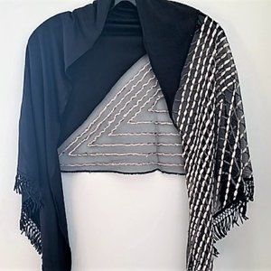 STUNNING CHAN LUU Scarf